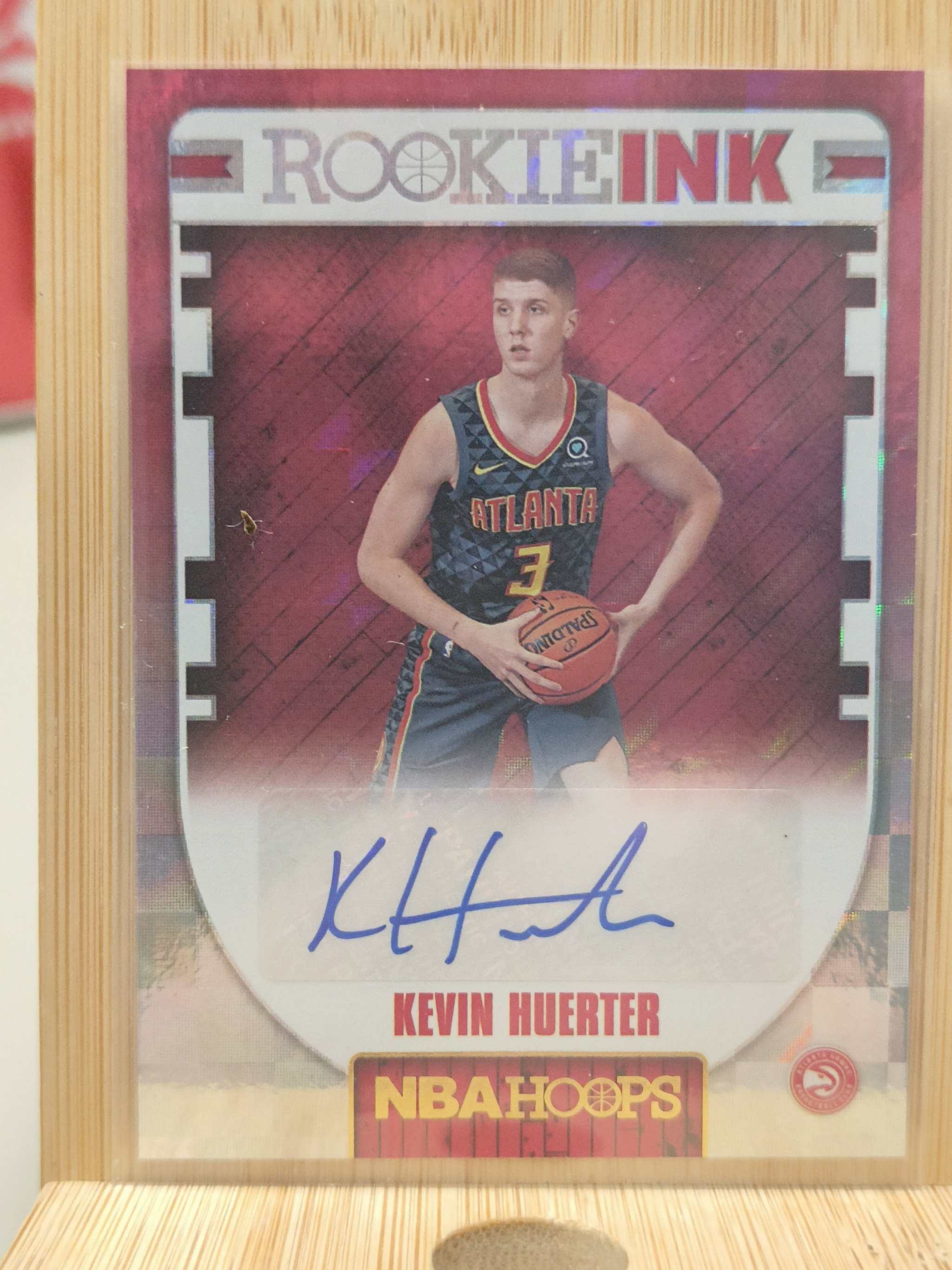 2018-19 Hoops #RI-KH Kevin Huerter Rookie Ink Auto